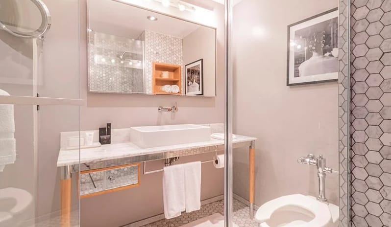 Hollywood Roosevelt - Cabana Poolside Room  - Washroom